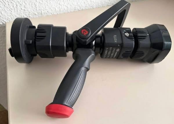 654208419_122101942190982602_1140521034880520121_n Rosenbauer Safety Gear